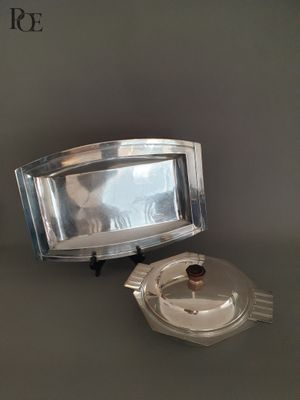 Plat rectangulaire à bordures concaves en métal argenté - Photo 1