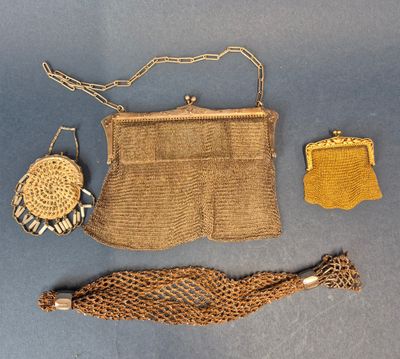 une image représentant un sac à main, une chaîne de sac à main et une chaîne de sac à main