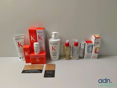de nombreux types de produits de soins de la peau exposés sur une table