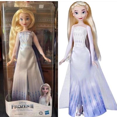 Poupée Elsa de « La Reine des neiges 2 » de Disney, aux cheveux blonds et vêtue d'une robe bleue