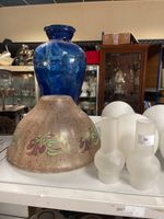 Lot comprenant : globes de lampes, tulipes, verres de lampes… (photo 6)
