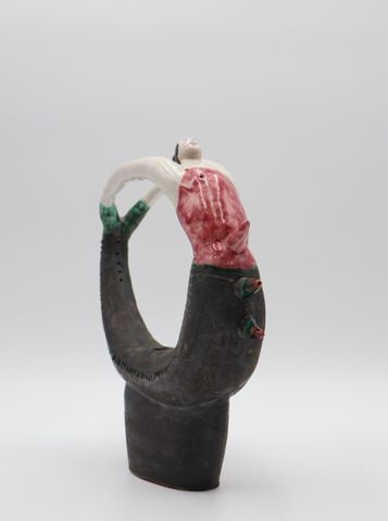 Sculpture anthropomorphe en céramique polychrome représentant un ...