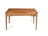 l'image d'une petite table en bois avec un tiroir en dessous