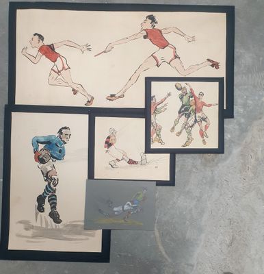 quatre photos différentes d'un homme jouant au football accrochées au mur