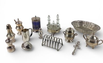 ART DE LA TABLE Lot en métal argenté comprenant : - Photo 1