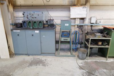 Armoire métallique PAROLAI, banc d'équilibrage de meule manu…