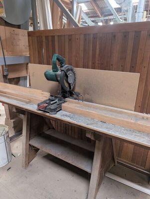 a picture of a workbench with a circular saw on it