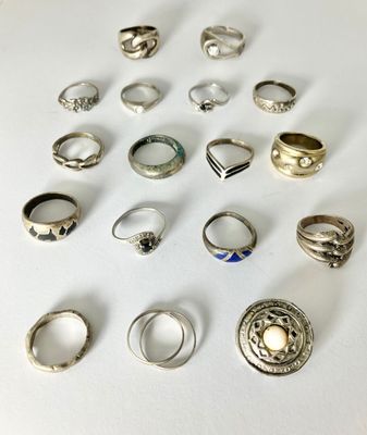 LOT DE BIJOUX DIVERS en argent 925 et 800 millièmes, on y jo…
