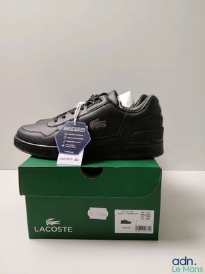 Chaussures Lacoste pour homme en cuir noir avec des lacets blancs