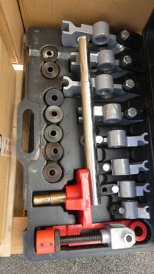 1 Cintreuse manuelle TTC TVA non récupérable