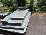 a concrete step that has been placed on the ground