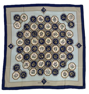 HERMES Paris Carré en twill de soie imprimée, titré "Carrela…
