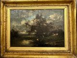 une peinture à l'huile représentant un arbre dans un champ, avec un lac en arrière-plan