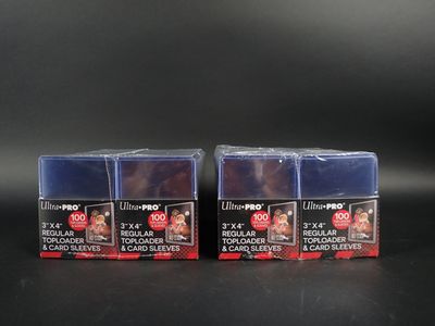 trois paquets de protège-cartes Ultra Pro pour cartes à jouer