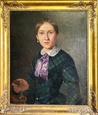 portrait d'une jeune femme en robe verte ornée d'un nœud violet