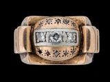 l'image d'une bague ornée de diamants