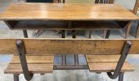 Pupitre d’écolier des années 1960, en bois et structure tubu… (photo 5)