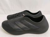 chaussures adidas pour homme, noires sur fond blanc