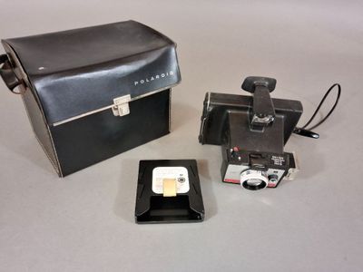 POLAROID COLORPACK 80. Dim : 14x15x15cm.