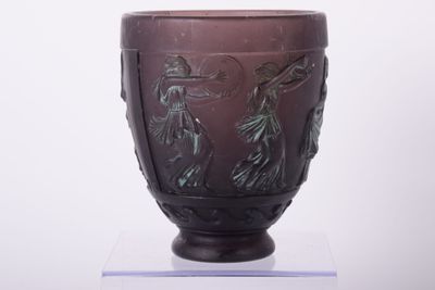 Georges de FEURE (1868-1943) Vase en verre moulé violine fon…