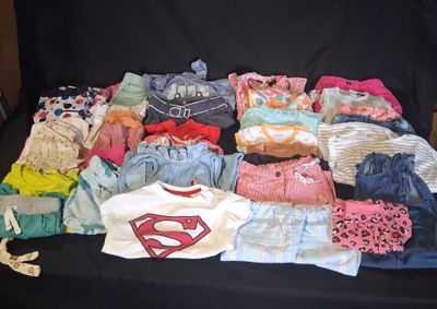 lot de 100 vetements enfants de 0/24m (vendu en état)