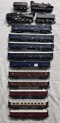 Divers Made in China et divers – Lot de 2 rames dont La Flèche d’or co - Photo 1