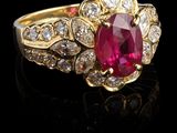 Bague ovale en rubis et diamants