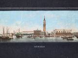une photo d'un tableau représentant une ville au bord de l'eau