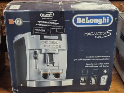 packaging for delonghi magnifica plus espresso coffee machine