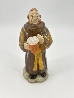 Le moine. Sculpture en verre de Bohème.