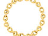 un bracelet en chaîne en or sur fond blanc