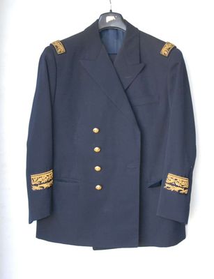 Veste et pantalon du contôleur général Jeanneau (1907-1996),…