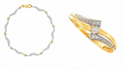deux types différents de bijoux en or et en argent