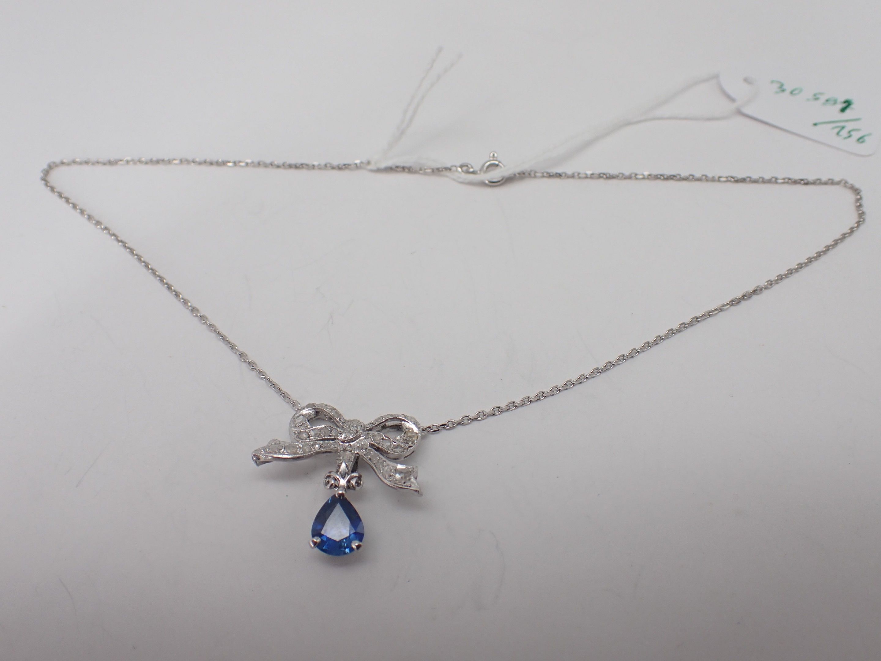 Bijoux & Pierres Précieuses