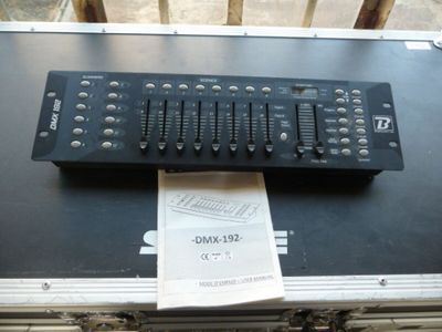 1 contrôleur scène DMX 192