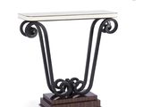 une console noire et blanche avec un plateau en verre