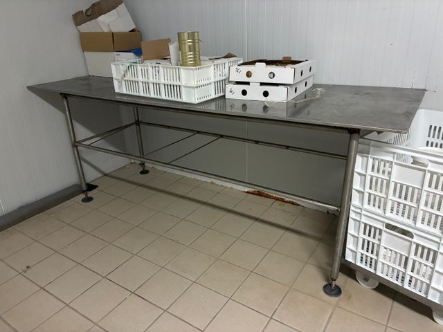 Table inox de préparation commande. 220 x 73 cm