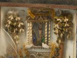 a picture of a picture of a nativity in a box