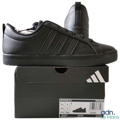 baskets adidas pour homme, noires, avec une bande blanche sur le côté