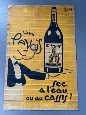 une affiche accrochée au mur d'un restaurant représentant un personnage de bande dessinée tenant une bouteille de vin