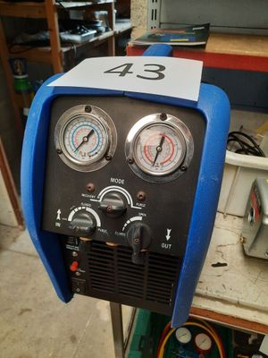 une image représentant une machine équipée de jauges