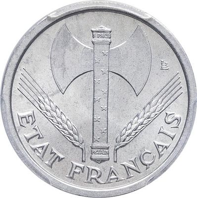 l'image d'une pièce d'argent surmontée d'un marteau