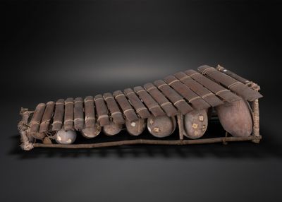 AFRIQUE DE L'OUEST Ancien grand Balafon à 17 lamelles bien c… - Photo 1