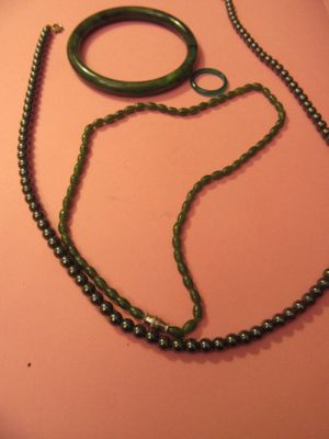 Lot DE Bijoux EN Pierre Dure ET Hematite .