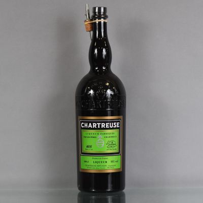 la bouteille est vide et prête à être remplie de vin