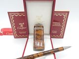 a pen that is sitting in a box next to a box