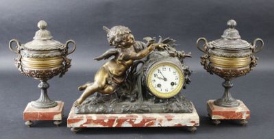 Garniture de cheminée en marbre rouge veiné et régule patiné… - Photo 1