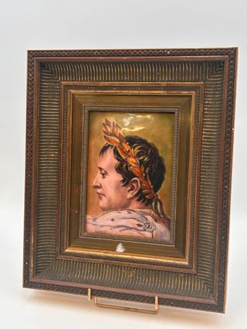 Email de Limoges « Jules César » signé D.MOREAU. 17 x 12 cm