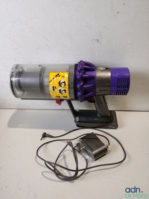 an image of a vacuum cleaner with a cord attached to it