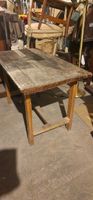 Un grand coffre XVIIIème, deux tables rustiques, un coffre N… (photo 5)